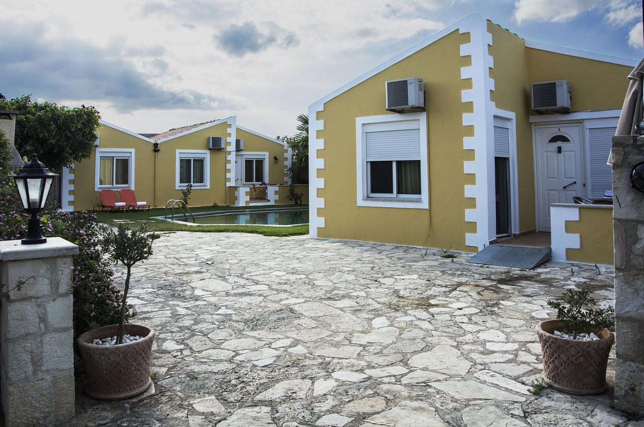 Plakalona Apartments Exopoli エクステリア 写真